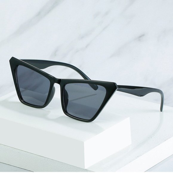 Black Cat Eye Sunglasses - Picture 2 of 4